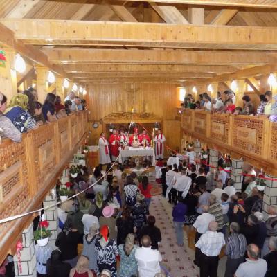 30 mai: Cuchiniş: Administrarea Mirului pentru candidaţii din Parohia Brusturoasa