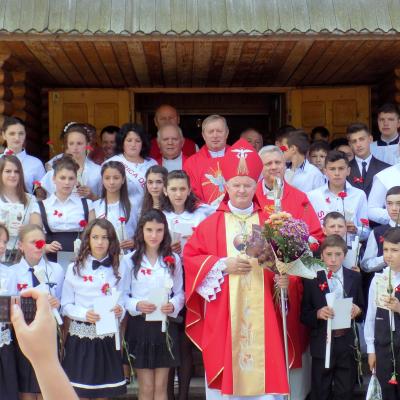30 mai: Cuchiniş: Administrarea Mirului pentru candidaţii din Parohia Brusturoasa