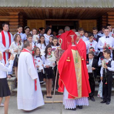 30 mai: Cuchiniş: Administrarea Mirului pentru candidaţii din Parohia Brusturoasa