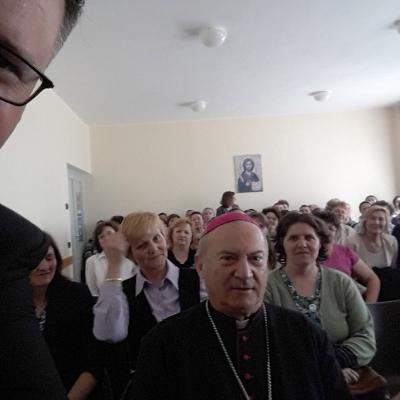 30 mai: Traian: Simpozionul naţional "Şcoala - pedagog al vocaţiei"