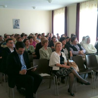 30 mai: Traian: Simpozionul naţional "Şcoala - pedagog al vocaţiei"