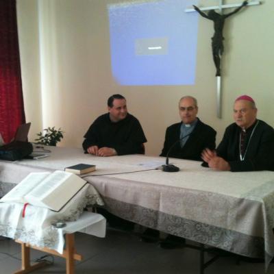 30 mai: Traian: Simpozionul naţional "Şcoala - pedagog al vocaţiei"