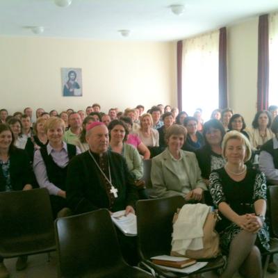 30 mai: Traian: Simpozionul naţional "Şcoala - pedagog al vocaţiei"