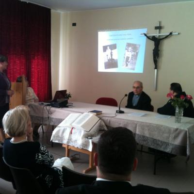 30 mai: Traian: Simpozionul naţional "Şcoala - pedagog al vocaţiei"