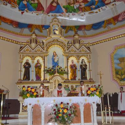 31 mai: Huşi-Corni: Prima Sfântă Împărtăşanie alături de episcopul Aurel Percă