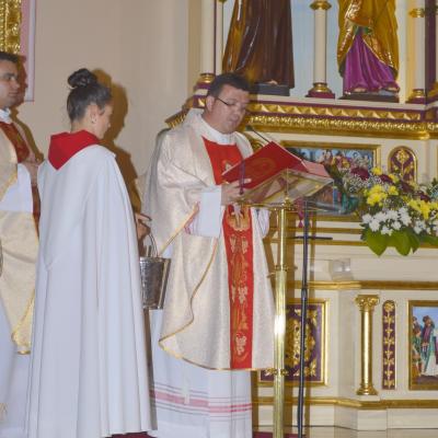 31 mai: Huşi-Corni: Prima Sfântă Împărtăşanie alături de episcopul Aurel Percă
