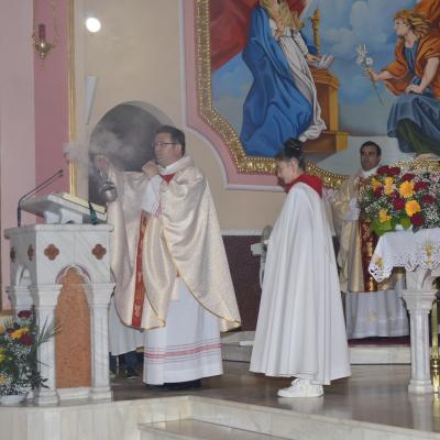 31 mai: Huşi-Corni: Prima Sfântă Împărtăşanie alături de episcopul Aurel Percă