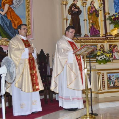 31 mai: Huşi-Corni: Prima Sfântă Împărtăşanie alături de episcopul Aurel Percă