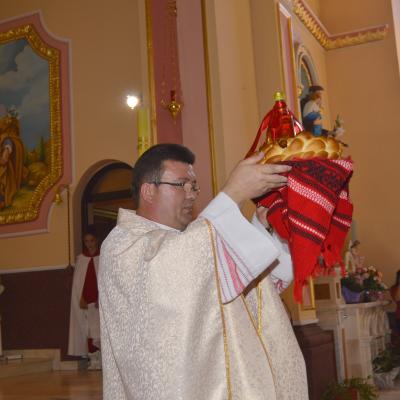 31 mai: Huşi-Corni: Prima Sfântă Împărtăşanie alături de episcopul Aurel Percă
