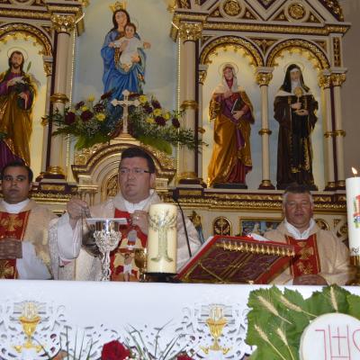 31 mai: Huşi-Corni: Prima Sfântă Împărtăşanie alături de episcopul Aurel Percă