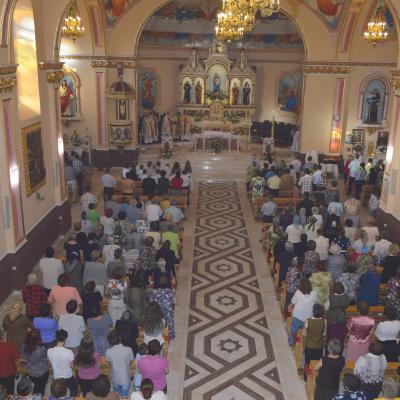 31 mai: Huşi-Corni: Prima Sfântă Împărtăşanie alături de episcopul Aurel Percă