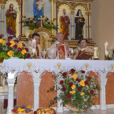 31 mai: Huşi-Corni: Prima Sfântă Împărtăşanie alături de episcopul Aurel Percă