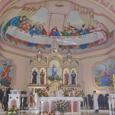 31 mai: Huşi-Corni: Prima Sfântă Împărtăşanie alături de episcopul Aurel Percă