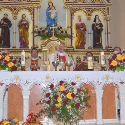 31 mai: Huşi-Corni: Prima Sfântă Împărtăşanie alături de episcopul Aurel Percă
