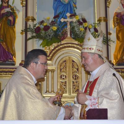 31 mai: Huşi-Corni: Prima Sfântă Împărtăşanie alături de episcopul Aurel Percă