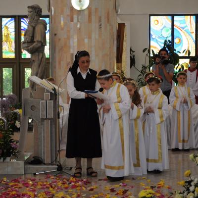 31 mai: Bacău "Fericitul Ieremia": Prima sfântă Împărtăşanie