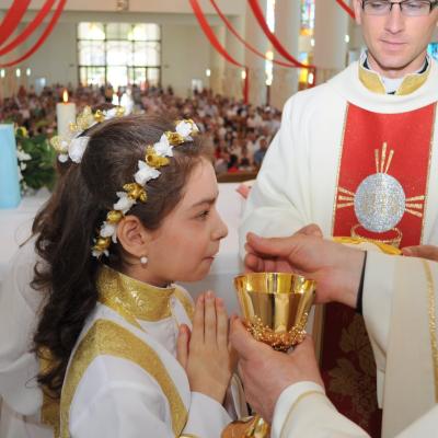 31 mai: Bacău "Fericitul Ieremia": Prima sfântă Împărtăşanie