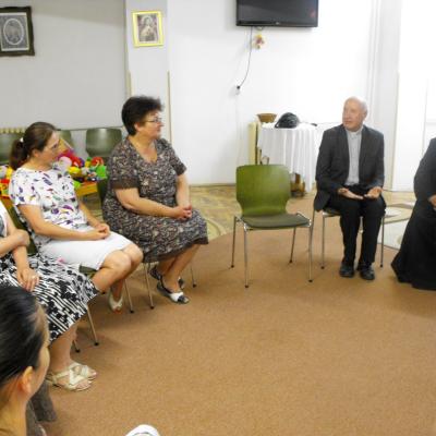 1 iunie: Iaşi: O relicvă a sfântului Vincenţiu de Paul la vincenţienii din comunitatea "Sfânta Tereza a Pruncului Isus"