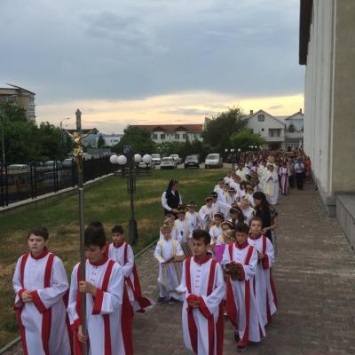 4 iunie: Bacău "Fericitul Ieremia": Procesiunea euharistică de Joia Verde