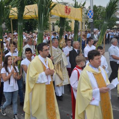 4 iunie: Bacău "Sfântul Nicolae": Procesiunea din Solemnitatea Corpus Domini