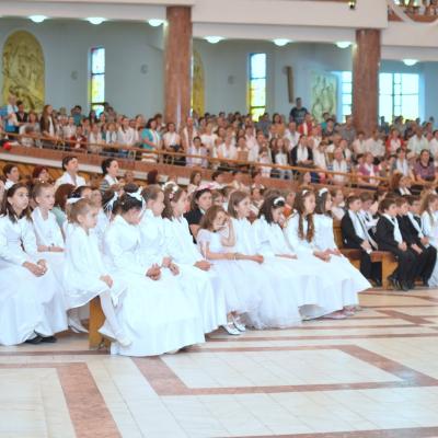4 iunie: Bacău "Sfântul Nicolae": Procesiunea din Solemnitatea Corpus Domini
