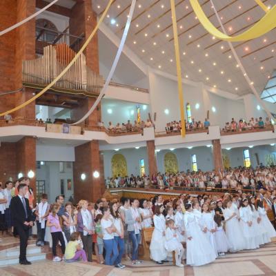 4 iunie: Bacău "Sfântul Nicolae": Procesiunea din Solemnitatea Corpus Domini