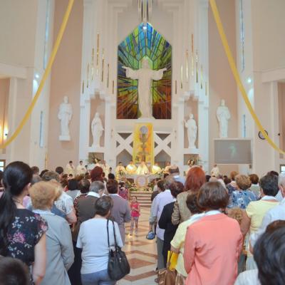 4 iunie: Bacău "Sfântul Nicolae": Procesiunea din Solemnitatea Corpus Domini