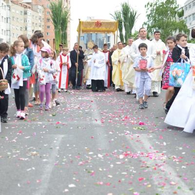 4 iunie: Bacău "Sfântul Nicolae": Procesiunea din Solemnitatea Corpus Domini