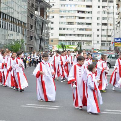 4 iunie: Bacău "Sfântul Nicolae": Procesiunea din Solemnitatea Corpus Domini