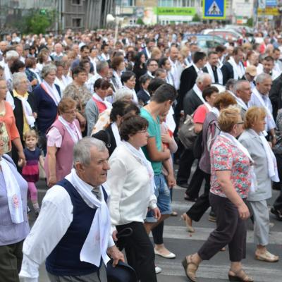 4 iunie: Bacău "Sfântul Nicolae": Procesiunea din Solemnitatea Corpus Domini