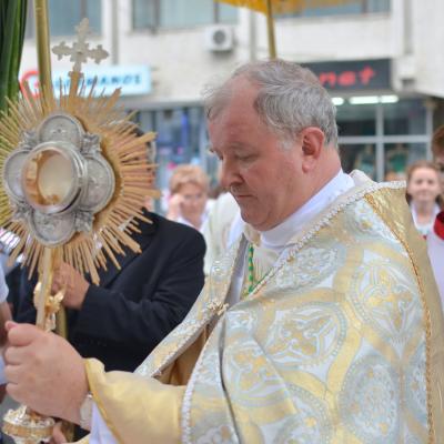 4 iunie: Bacău "Sfântul Nicolae": Procesiunea din Solemnitatea Corpus Domini