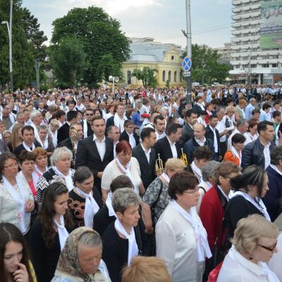 4 iunie: Bacău "Sfântul Nicolae": Procesiunea din Solemnitatea Corpus Domini