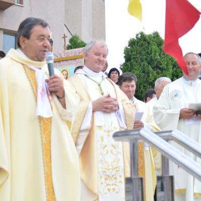 4 iunie: Bacău "Sfântul Nicolae": Procesiunea din Solemnitatea Corpus Domini