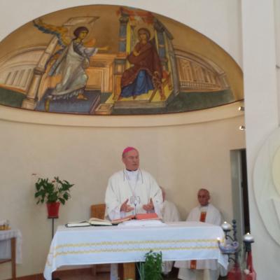 10 iunie: Oneşti: Vizita PS Petru Gherghel la Surorile lui Isus Răscumpărătorul