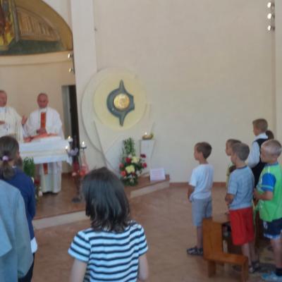 10 iunie: Oneşti: Vizita PS Petru Gherghel la Surorile lui Isus Răscumpărătorul