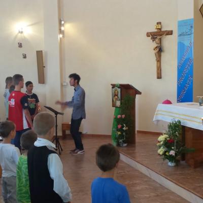 10 iunie: Oneşti: Vizita PS Petru Gherghel la Surorile lui Isus Răscumpărătorul
