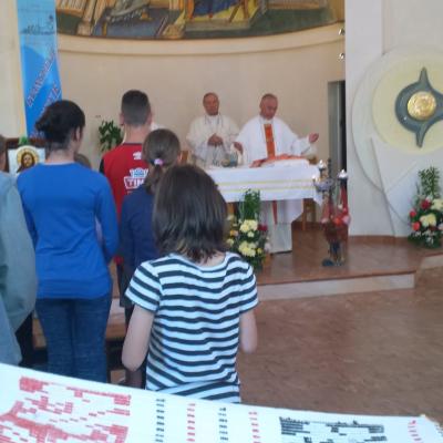10 iunie: Oneşti: Vizita PS Petru Gherghel la Surorile lui Isus Răscumpărătorul
