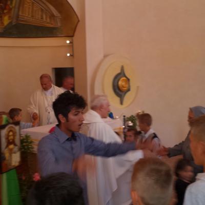 10 iunie: Oneşti: Vizita PS Petru Gherghel la Surorile lui Isus Răscumpărătorul