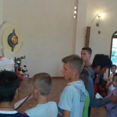 10 iunie: Oneşti: Vizita PS Petru Gherghel la Surorile lui Isus Răscumpărătorul