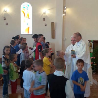 10 iunie: Oneşti: Vizita PS Petru Gherghel la Surorile lui Isus Răscumpărătorul