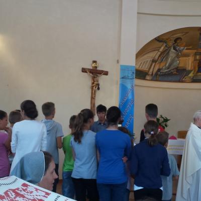 10 iunie: Oneşti: Vizita PS Petru Gherghel la Surorile lui Isus Răscumpărătorul