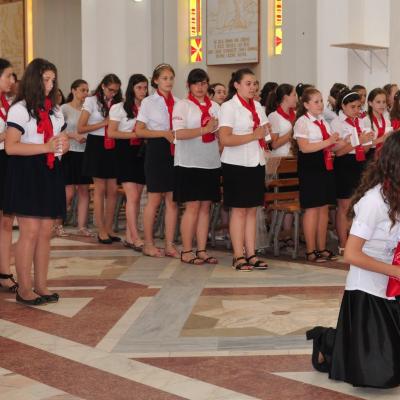13 iunie: Bacău: Administrarea sfântului Mir în Parohia "Sfânta Cruce"