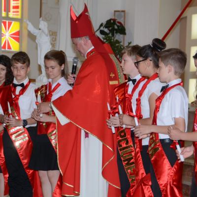 13 iunie: Bacău: Administrarea sfântului Mir în Parohia "Sfânta Cruce"