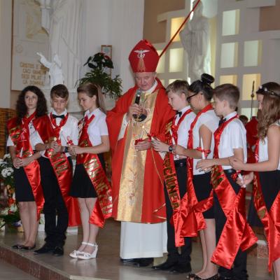 13 iunie: Bacău: Administrarea sfântului Mir în Parohia "Sfânta Cruce"
