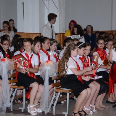 13 iunie: Bacău: Administrarea sfântului Mir în Parohia "Sfânta Cruce"