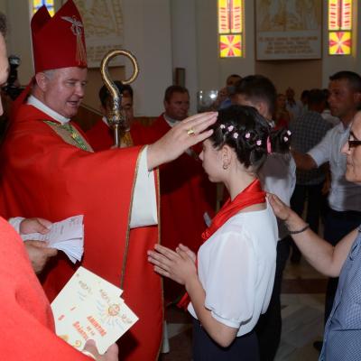 13 iunie: Bacău: Administrarea sfântului Mir în Parohia "Sfânta Cruce"