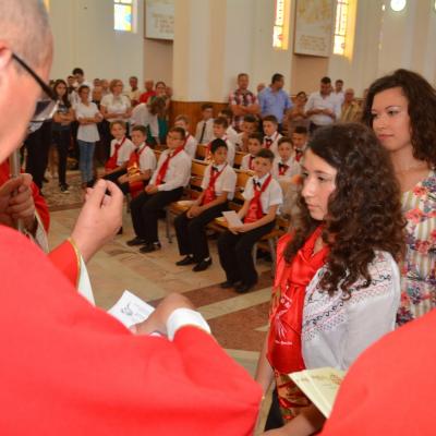 13 iunie: Bacău: Administrarea sfântului Mir în Parohia "Sfânta Cruce"