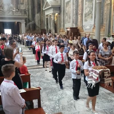 14 iunie: Roma (IT): Conferirea sfântului Mir în biserica "San Vitale"