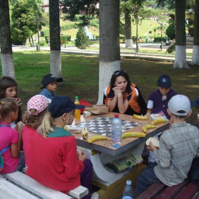 20 iunie: Oituz: Entuziasmul voluntarilor face "minuni"
