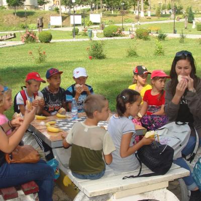 20 iunie: Oituz: Entuziasmul voluntarilor face "minuni"